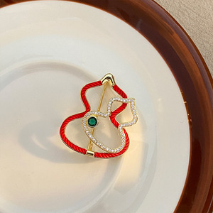 Nueva moda de gama alta estilo chino Ruyi broche exquisita calabaza roja con piedra de circón calabaza antiluz diseño de cuerda roja - Product Image 2