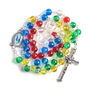 Collier de prière missionnaire en verre à cinq couleurs avec croix - Product Image 1