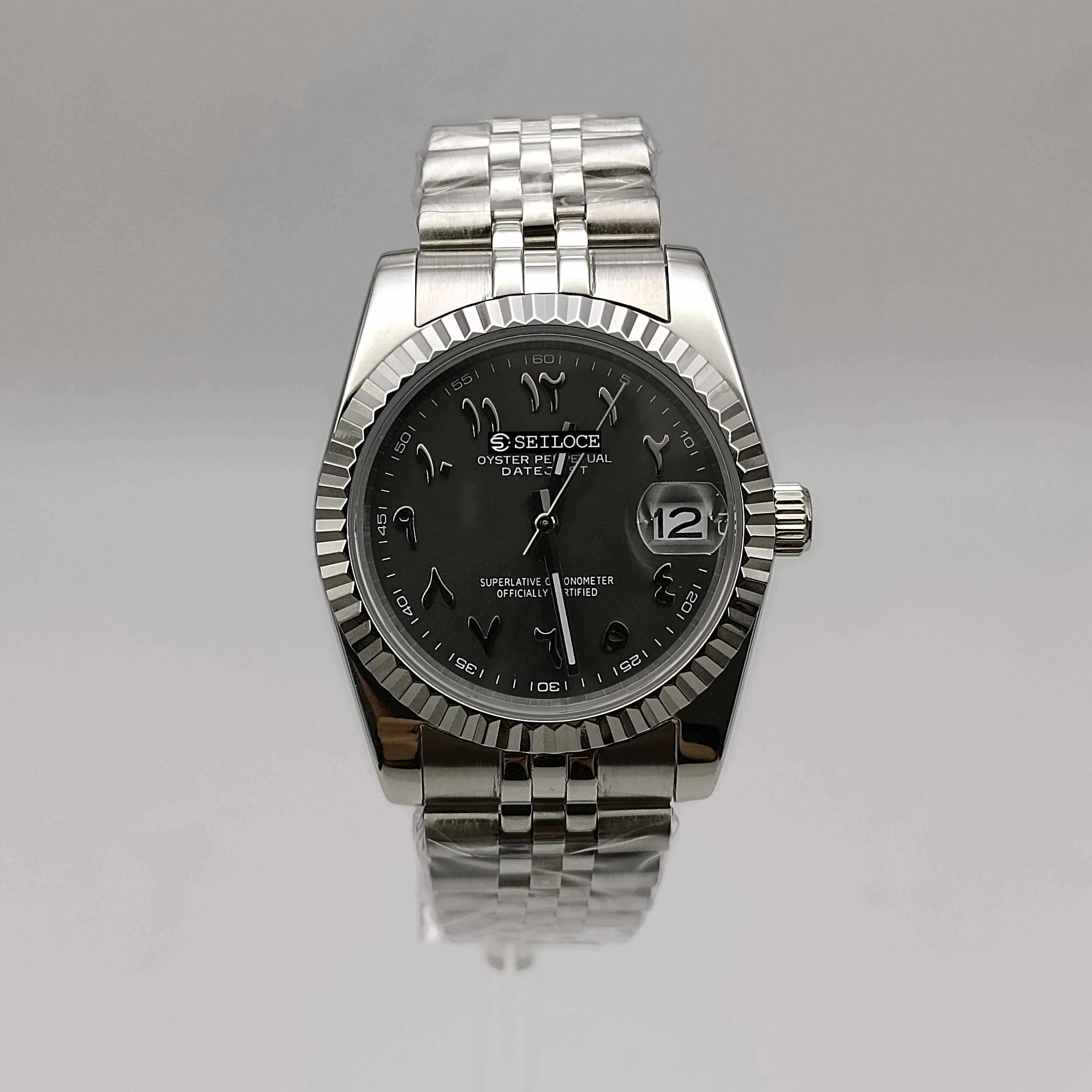 Boîtier argenté + cadran gris