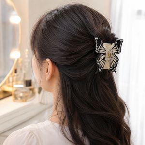 Barrettes à cheveux vintage en forme de papillon noir et blanc, avec perles et nacre, en acrylique, style requin, mignonnes, motif animal - Product Image 2