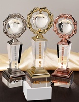 Vente en gros de trophées globe personnalisés en verre transparent, style art populaire, boule de cristal vierge, récompense sportive en verre K9, souvenir, gravure de LOGO, cadeau