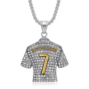 Maglia RH Hiphop di <span class=keywords><strong>Cristiano</strong></span> Ronaldo n. Collana con Ciondolo a Forma di Diamante Numero 7, Placcato Oro 18K in Acciaio Inossidabile, Gioielli alla Moda - Product Image 2
