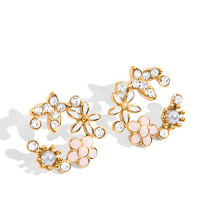 Pendientes Románticos con Perlas Doradas y Mariposas, con Flores de Cristal para Uso Diario - Product Image 5