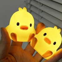 Lampe de nuit LED en forme de canard mignon, alimentée par USB, design moderne, ornement de bureau, veilleuse pour chambre à coucher, chevet, sommeil