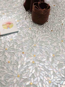 Mosaïque en verre cristal à motifs floraux <span class=keywords><strong>parquet</strong></span> modernes pour la décoration <span class=keywords><strong>de</strong></span> sol <span class=keywords><strong>de</strong></span> salle <span class=keywords><strong>de</strong></span> bain <span class=keywords><strong>de</strong></span> villa avec design graphique - Product Image 4
