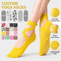 Chaussettes de Pilates personnalisées avec grip antidérapant et sangles croisées de style ballet