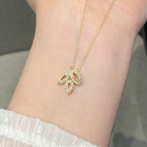 Collana con ciondolo a foglia cava semplice per donna, gioielli alla moda, regalo per l'uso quotidiano - Product Image 3
