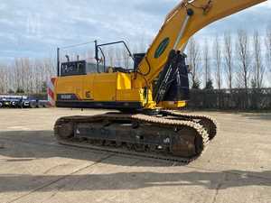 Excavadora potente LiuGong 933E 33T Equipo confiable de movimiento de tierras y demolición - Product Image 2