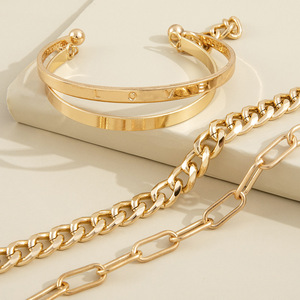 Set di 4 Braccialetti con Scritta LOVE per Donne, Stile Punk, Catena Geometrica, Gioielli da Polso alla Moda - Product Image 6