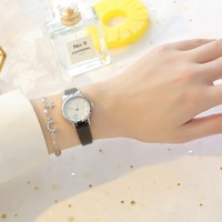 Ensemble de montres tendance pour filles d'école primaire Petite fille Mignonne Montre pour enfants Montre électronique à quartz pour enfants