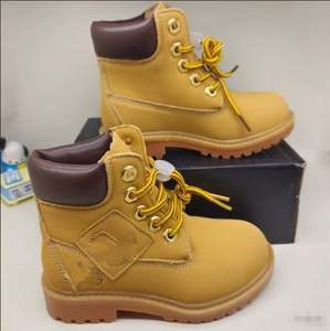 รองเท้าบูทหนังสีน้ำตาลสำหรับเด็กผู้ชายและเด็กผู้หญิง ดีไซน์หรูหรา ทรงหุ้มข้อและแบบสั้น  ลายเรขาคณิต  บุขนด้านใน เหมาะสำหรับฤดูหนาว - Product Image 1