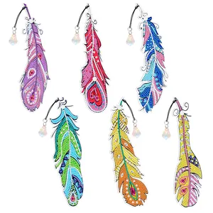 Nuevo diseño, 6 uds., conjunto de marcapáginas de plumas coloridas, pintura de diamantes Diy, Kit de marcapáginas de flecha de plumas, regalos artesanales de taladro brillante