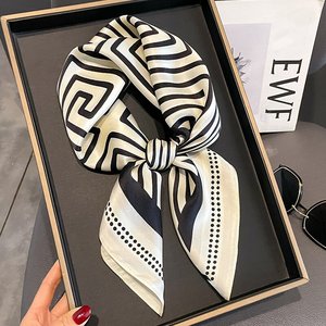 Toptan yeni Retro at desen baskı dut ipek kare eşarp şal bayanlar moda at baskılı 70*70 atkısı bandanalar - Product Image 3