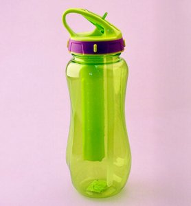 Botella de agua de plástico a prueba de fugas con pajita - Botella de agua deportiva portátil de mano - Product Image 4