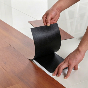 Suelo de Vinilo de Lujo LVT 100% Impermeable de Fábrica, 1.5mm 2mm 2.5mm 3mm de Grosor, Resistente al Fuego, para Supermercados y Hoteles - Product Image 2