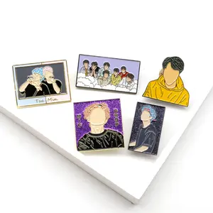 Groothandel Fabrikanten Merchandise Korea Idool Groep Revers Pin Badge Custom Metalen Glitter Zachte Harde Emaille Kpop Bangtan Pin