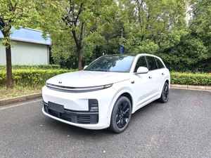 Li Xiang L7 Air 2023 de un solo dueño |   Familia definitiva con autonomía extendida |   Pantalla Enorme, Audio Premium, Interior Impecable - Product Image 2