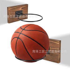Support mural en bois pour ballon de basket avec panier pour le rangement et la décoration - Product Image 1