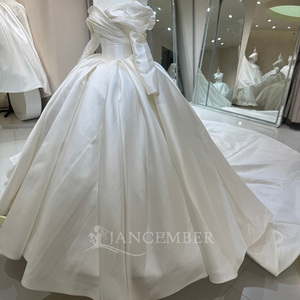 Dw0230 Impresionante Vestido de Novia Minimalista con Escote Cruzado y Pliegues, en Satén Color Marfil, Estilo Princesa, Jancember - Product Image 3