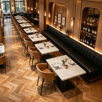 Ensemble de table de restaurant sur piétement en marbre blanc avec fauteuils en cuir camel, personnalisable, fabricant OEM, fournisseur Chine