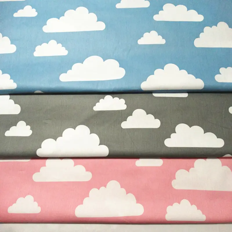 Tessuto stampato in cotone con nuvole adorabili per bambini