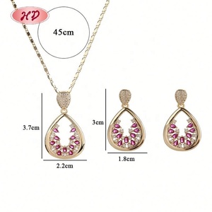 Proveedor Profesional de Joyería de Latón Chapado en Oro de 18K, Juego de Collar y Aretes con Circonita Roja en Forma de Lágrima, para Boda o Compromiso - Product Image 6