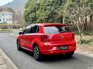 Volkswagen <span class=keywords><strong>Polo</strong></span> 2016 1.6L <span class=keywords><strong>Automatique</strong></span> <span class=keywords><strong>Essence</strong></span> Berline 5 Places <span class=keywords><strong>Occasion</strong></span> Bien Entretenu Pratique pour les Trajets Urbains - Product Image 4