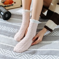 Chaussettes pelucheuses pour femmes Pantoufles moelleuses Cabine chaude polaire douce Hiver Confortable Sommeil épais Chaussettes de maison pour adultes A-132