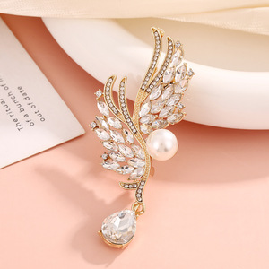 Broche de Alas de Ángel con Pedrería, Perla Dorada, Corsage de Boda, Pin de Moda para Mujer, 7.5x3cm - Product Image 3