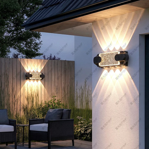 Lámpara de Pared para Exteriores, 6 LED, Iluminación Superior e Inferior, Impermeable, para Jardín, Patio, Balcón, Porche - Product Image 1