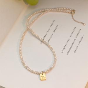 Collar de Perlas de Agua Dulce Naturales, Ligeras y Lujosas, con Letras Modernas, Colgante de Etiqueta, Collar de Perlas para Clavícula Extremadamente Pequeño - Product Image 4