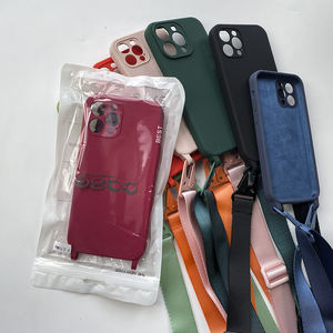 Fundas de teléfono personalizadas a granel para iPhone 15 funda de teléfono con correa de silicona de la mejor calidad - Product Image 3