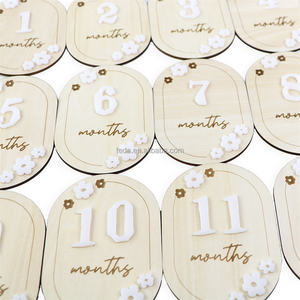 أقراص خشبية شهرية للأطفال حديثي الولادة 12 شهرًا خلفية القمر الكامل MDF علامات إعلان الطفل مع النقش بالليزر - Product Image 5