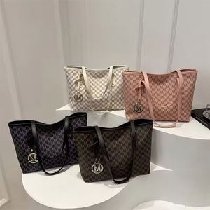Nuevo Diseño 2026, Bolso de Mano Pequeño de Moda en Piel Sintética para Mujer, Bolso Bandolera Portátil para Uso Diario - Product Image 1