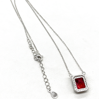 KAAN JEWELRY 925 Silber Damen rote Zirkon Anhänger Halskette, geeignet zum Verschenken oder Tragen bei Banketten.