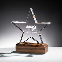 Trophée en cristal personnalisé de plaque d'autorisation de Souvenir d'anniversaire de nouvelle originalité avec la base en bois