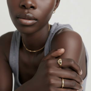 Bague de déclaration hip-hop pour homme Beverly, bijoux de championnat en platine avec incrustation de rubis et de zircon taillés - Product Image 1