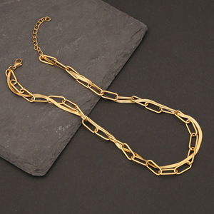 Collection de colliers fantaisie |   Collier ras du cou en acier inoxydable plaqué or 18 carats PVD, chaîne mélangée faite à la main, design unique pour femmes - Product Image 4