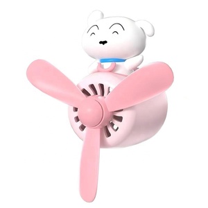 Diffuseur de parfum solide moderne pour voiture Little Bear Pilot avec clip de fixation pour grille <span class=keywords><strong>d</strong></span>'aération – Ornement automobile - Product Image 2