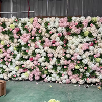 Mur de fleurs artificielles B&B Terrace - Coin check-in pour influenceurs