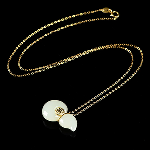 Collier pendentif en jade blanc et jadéite, en matériau ancien naturel, serti d'or véritable 18 carats avec pierres de jade. - Product Image 4