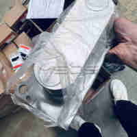 6CT 6CT8.3 Pièces de moteur Cummins Noyau de refroidisseur d'huile 3974815 3918175 3906296 5583737