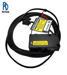 เซ็นเซอร์ไฟเบอร์ดิจิตอล Keyence LV-S41 ดีไซน์กะทัดรัด สวิตช์โฟโตอิเล็กทริกสำหรับการตรวจจับชิ้นส่วนขนาดเล็กในกระบวนการผลิต - Product Image 1