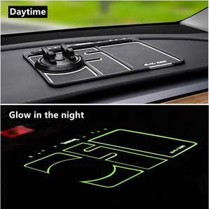Giá Đỡ Điện Thoại Trên Bảng Điều Khiển Xe Hơi Với Biển Số Đỗ Xe Giá Đỡ Di Động Bằng Pvc Xoay Tấm Silicon Chống Trượt Phát Sáng Trong Bóng Tối - Product Image 3