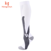 Chaussettes de compression à long tube rayé coloré Fitness Sports Running Chaussettes de cyclisme Chaussettes unisexes