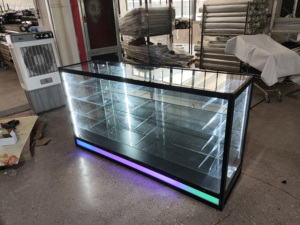 Vitrine en verre éclairée par LED RGB moderne pour boutique de tabac - Product Image 4