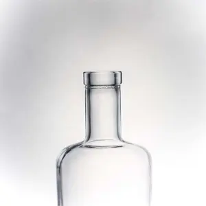 Venta Caliente 700ml 750ml Botella De Vidrio De Licor De Tequila De Cuello Corto Con Hombro Plano Personalizado Con Corcho