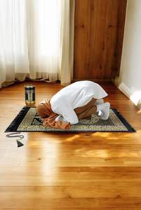 <span class=keywords><strong>Tapis</strong></span> <span class=keywords><strong>de</strong></span> <span class=keywords><strong>prière</strong></span> portable en taffetas doux à motifs floraux musulmans avec boîte-cadeau cylindrique pour le Ramadan - Product Image 2