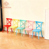 Chaise de salle à manger moderne, colorée, durable, empilable, écologique, en plastique, avec pieds tournés, pour enfants, dossier à lattes, pour extérieur, hôtel, événements