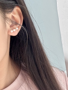 ต่างหูมุกน้ำจืดทรงดาวประดับเงินแท้ 925 ชุบทอง 18K จาก UM Jewelry Trendy เหมาะสำหรับทุกเพศทุกวัย ใช้ในงานแต่งงาน งานเลี้ยงฉลองครบรอบ หรือเป็นของขวัญในชีวิตประจำวัน - Product Image 6